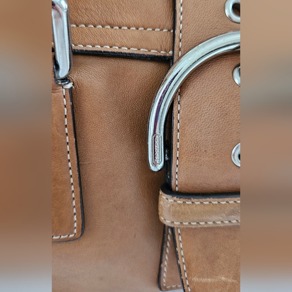 Coach Hampton Soho #9550 Vintage 2004 shoulder bag w/buckle EUC - Picture 4 of 8